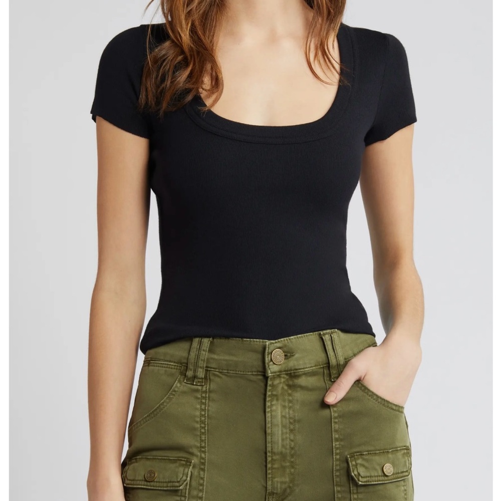 Frame Scoop Neck Baby Tee | Classic Black Short Sleeve Top